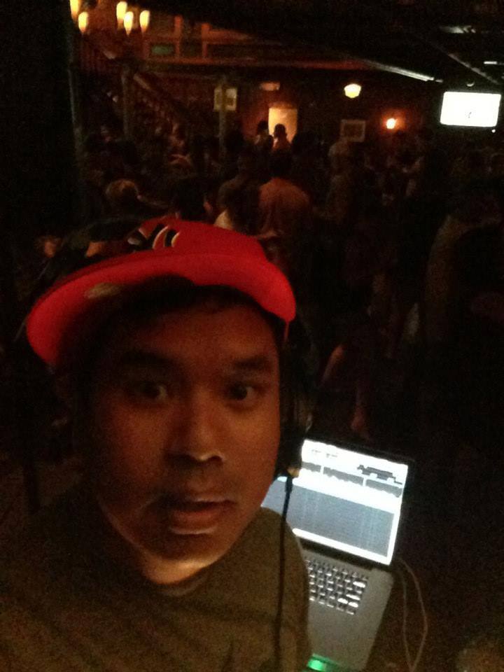 DJ Retropop party crowd